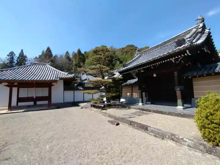 粉河寺の{uncategorized: "未分類", other: "その他", undefined: "問題あり", building: "その他建物", grave: "お墓", sacred_gate: "鳥居", guardian: "狛犬", statue: "像", buddha: "仏像", history: "歴史", nature: "自然", garden: "庭園", animal: "動物", pagoda: "塔", temizu: "手水舎", mountain_gate: "山門・神門", sanctuary: "本殿・本堂", subordinate: "末社・摂社", art: "芸術", scenery: "景色", jizo: "地蔵", ema: "絵馬", goshuin: "御朱印", omikuji: "おみくじ", items: "授与品その他", amulet: "お守り", goshuincho: "御朱印帳", eats: "食事", festival: "お祭り", votive_dance: "神楽", shichigosan: "七五三参", wedding: "結婚式", experience: "体験その他", initially: "初詣", around: "周辺", anti_infection: "感染症対策"}
