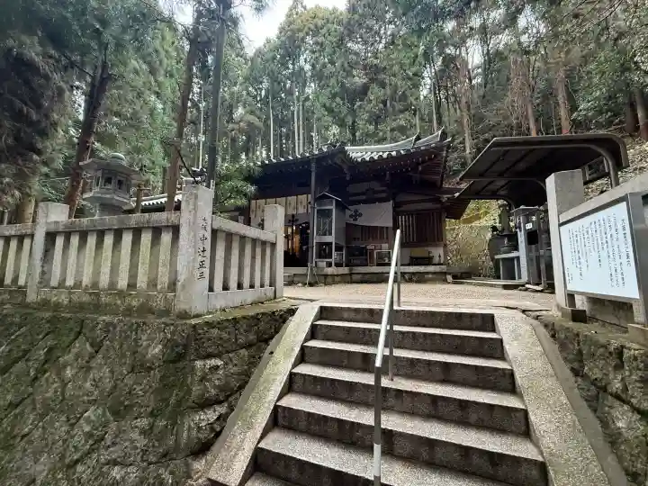 宝山寺の{uncategorized: "未分類", other: "その他", undefined: "問題あり", building: "その他建物", grave: "お墓", sacred_gate: "鳥居", guardian: "狛犬", statue: "像", buddha: "仏像", history: "歴史", nature: "自然", garden: "庭園", animal: "動物", pagoda: "塔", temizu: "手水舎", mountain_gate: "山門・神門", sanctuary: "本殿・本堂", subordinate: "末社・摂社", art: "芸術", scenery: "景色", jizo: "地蔵", ema: "絵馬", goshuin: "御朱印", omikuji: "おみくじ", items: "授与品その他", amulet: "お守り", goshuincho: "御朱印帳", eats: "食事", festival: "お祭り", votive_dance: "神楽", shichigosan: "七五三参", wedding: "結婚式", experience: "体験その他", initially: "初詣", around: "周辺", anti_infection: "感染症対策"}
