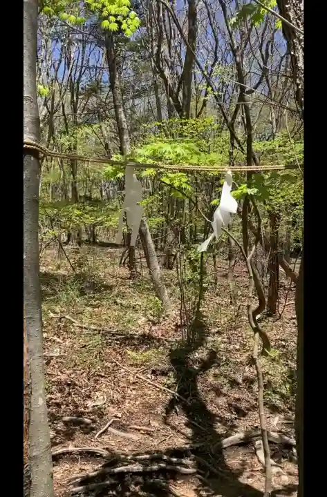 熊野皇大神社の{uncategorized: "未分類", other: "その他", undefined: "問題あり", building: "その他建物", grave: "お墓", sacred_gate: "鳥居", guardian: "狛犬", statue: "像", buddha: "仏像", history: "歴史", nature: "自然", garden: "庭園", animal: "動物", pagoda: "塔", temizu: "手水舎", mountain_gate: "山門・神門", sanctuary: "本殿・本堂", subordinate: "末社・摂社", art: "芸術", scenery: "景色", jizo: "地蔵", ema: "絵馬", goshuin: "御朱印", omikuji: "おみくじ", items: "授与品その他", amulet: "お守り", goshuincho: "御朱印帳", eats: "食事", festival: "お祭り", votive_dance: "神楽", shichigosan: "七五三参", wedding: "結婚式", experience: "体験その他", initially: "初詣", around: "周辺", anti_infection: "感染症対策"}