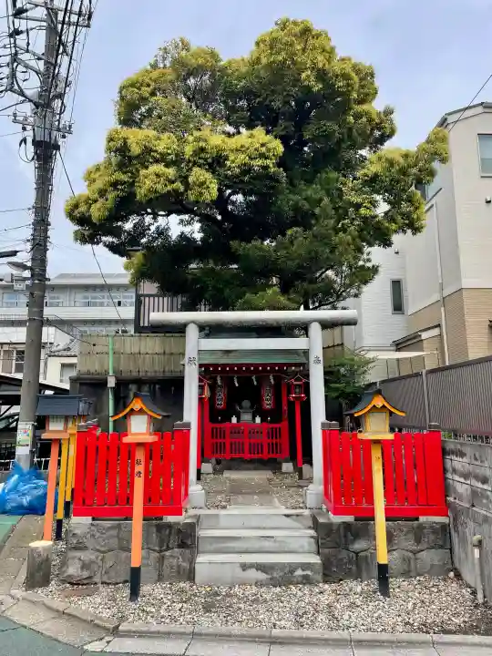 馬場子育稲荷神社の{uncategorized: "未分類", other: "その他", undefined: "問題あり", building: "その他建物", grave: "お墓", sacred_gate: "鳥居", guardian: "狛犬", statue: "像", buddha: "仏像", history: "歴史", nature: "自然", garden: "庭園", animal: "動物", pagoda: "塔", temizu: "手水舎", mountain_gate: "山門・神門", sanctuary: "本殿・本堂", subordinate: "末社・摂社", art: "芸術", scenery: "景色", jizo: "地蔵", ema: "絵馬", goshuin: "御朱印", omikuji: "おみくじ", items: "授与品その他", amulet: "お守り", goshuincho: "御朱印帳", eats: "食事", festival: "お祭り", votive_dance: "神楽", shichigosan: "七五三参", wedding: "結婚式", experience: "体験その他", initially: "初詣", around: "周辺", anti_infection: "感染症対策"}