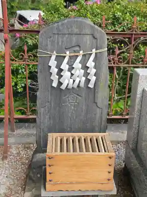 武蔵第六天神社の{uncategorized: "未分類", other: "その他", undefined: "問題あり", building: "その他建物", grave: "お墓", sacred_gate: "鳥居", guardian: "狛犬", statue: "像", buddha: "仏像", history: "歴史", nature: "自然", garden: "庭園", animal: "動物", pagoda: "塔", temizu: "手水舎", mountain_gate: "山門・神門", sanctuary: "本殿・本堂", subordinate: "末社・摂社", art: "芸術", scenery: "景色", jizo: "地蔵", ema: "絵馬", goshuin: "御朱印", omikuji: "おみくじ", items: "授与品その他", amulet: "お守り", goshuincho: "御朱印帳", eats: "食事", festival: "お祭り", votive_dance: "神楽", shichigosan: "七五三参", wedding: "結婚式", experience: "体験その他", initially: "初詣", around: "周辺", anti_infection: "感染症対策"}