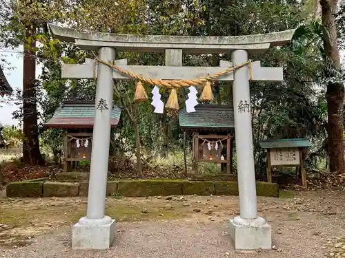 都萬神社の鳥居