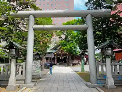 三吉神社の鳥居