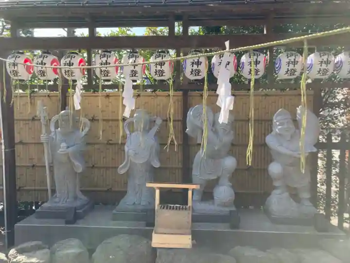 中野沼袋氷川神社の像