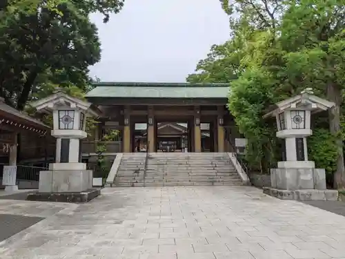 東郷神社の山門