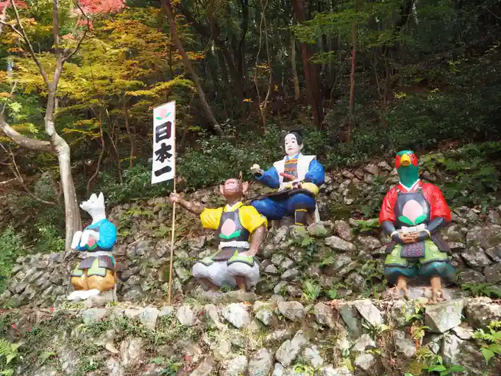 桃太郎神社(栗栖)の狛犬