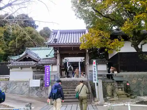 安楽寺の山門