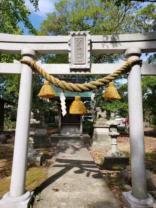 諏訪神社の鳥居