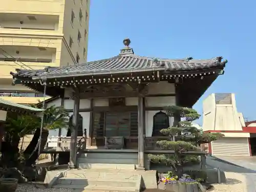 光明寺の{uncategorized: "未分類", other: "その他", undefined: "問題あり", building: "その他建物", grave: "お墓", sacred_gate: "鳥居", guardian: "狛犬", statue: "像", buddha: "仏像", history: "歴史", nature: "自然", garden: "庭園", animal: "動物", pagoda: "塔", temizu: "手水舎", mountain_gate: "山門・神門", sanctuary: "本殿・本堂", subordinate: "末社・摂社", art: "芸術", scenery: "景色", jizo: "地蔵", ema: "絵馬", goshuin: "御朱印", omikuji: "おみくじ", items: "授与品その他", amulet: "お守り", goshuincho: "御朱印帳", eats: "食事", festival: "お祭り", votive_dance: "神楽", shichigosan: "七五三参", wedding: "結婚式", experience: "体験その他", initially: "初詣", around: "周辺", anti_infection: "感染症対策"}