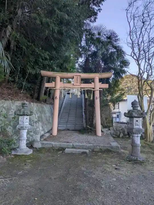 島姫神社の{uncategorized: "未分類", other: "その他", undefined: "問題あり", building: "その他建物", grave: "お墓", sacred_gate: "鳥居", guardian: "狛犬", statue: "像", buddha: "仏像", history: "歴史", nature: "自然", garden: "庭園", animal: "動物", pagoda: "塔", temizu: "手水舎", mountain_gate: "山門・神門", sanctuary: "本殿・本堂", subordinate: "末社・摂社", art: "芸術", scenery: "景色", jizo: "地蔵", ema: "絵馬", goshuin: "御朱印", omikuji: "おみくじ", items: "授与品その他", amulet: "お守り", goshuincho: "御朱印帳", eats: "食事", festival: "お祭り", votive_dance: "神楽", shichigosan: "七五三参", wedding: "結婚式", experience: "体験その他", initially: "初詣", around: "周辺", anti_infection: "感染症対策"}