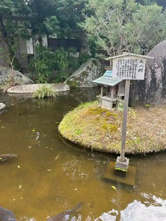 岐阜護國神社の{uncategorized: "未分類", other: "その他", undefined: "問題あり", building: "その他建物", grave: "お墓", sacred_gate: "鳥居", guardian: "狛犬", statue: "像", buddha: "仏像", history: "歴史", nature: "自然", garden: "庭園", animal: "動物", pagoda: "塔", temizu: "手水舎", mountain_gate: "山門・神門", sanctuary: "本殿・本堂", subordinate: "末社・摂社", art: "芸術", scenery: "景色", jizo: "地蔵", ema: "絵馬", goshuin: "御朱印", omikuji: "おみくじ", items: "授与品その他", amulet: "お守り", goshuincho: "御朱印帳", eats: "食事", festival: "お祭り", votive_dance: "神楽", shichigosan: "七五三参", wedding: "結婚式", experience: "体験その他", initially: "初詣", around: "周辺", anti_infection: "感染症対策"}