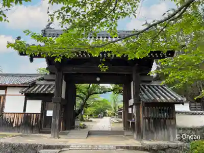 橘寺の山門・神門
