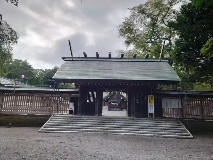 千歳神社の山門・神門
