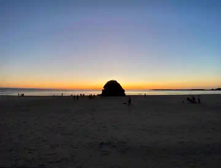 稲佐の浜 弁天島の景色