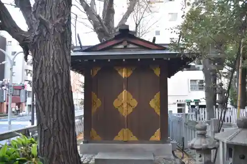 鳥越神社の末社