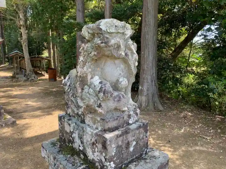瀧口神社の狛犬