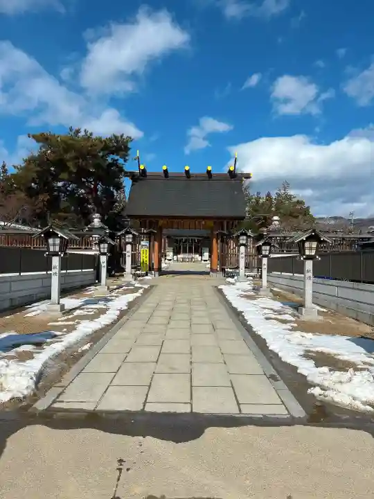 西根神社の{uncategorized: "未分類", other: "その他", undefined: "問題あり", building: "その他建物", grave: "お墓", sacred_gate: "鳥居", guardian: "狛犬", statue: "像", buddha: "仏像", history: "歴史", nature: "自然", garden: "庭園", animal: "動物", pagoda: "塔", temizu: "手水舎", mountain_gate: "山門・神門", sanctuary: "本殿・本堂", subordinate: "末社・摂社", art: "芸術", scenery: "景色", jizo: "地蔵", ema: "絵馬", goshuin: "御朱印", omikuji: "おみくじ", items: "授与品その他", amulet: "お守り", goshuincho: "御朱印帳", eats: "食事", festival: "お祭り", votive_dance: "神楽", shichigosan: "七五三参", wedding: "結婚式", experience: "体験その他", initially: "初詣", around: "周辺", anti_infection: "感染症対策"}