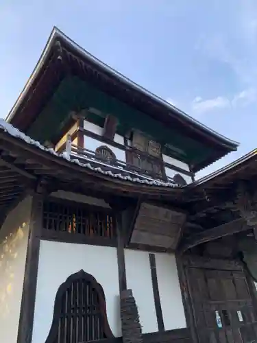 成身院　百体観音堂（さざえ堂）(埼玉県)