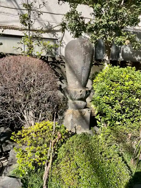 浄正寺の{uncategorized: "未分類", other: "その他", undefined: "問題あり", building: "その他建物", grave: "お墓", sacred_gate: "鳥居", guardian: "狛犬", statue: "像", buddha: "仏像", history: "歴史", nature: "自然", garden: "庭園", animal: "動物", pagoda: "塔", temizu: "手水舎", mountain_gate: "山門・神門", sanctuary: "本殿・本堂", subordinate: "末社・摂社", art: "芸術", scenery: "景色", jizo: "地蔵", ema: "絵馬", goshuin: "御朱印", omikuji: "おみくじ", items: "授与品その他", amulet: "お守り", goshuincho: "御朱印帳", eats: "食事", festival: "お祭り", votive_dance: "神楽", shichigosan: "七五三参", wedding: "結婚式", experience: "体験その他", initially: "初詣", around: "周辺", anti_infection: "感染症対策"}