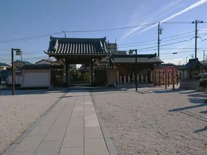 大念寺の山門・神門