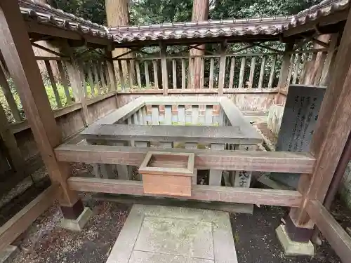 伊和神社の{uncategorized: "未分類", other: "その他", undefined: "問題あり", building: "その他建物", grave: "お墓", sacred_gate: "鳥居", guardian: "狛犬", statue: "像", buddha: "仏像", history: "歴史", nature: "自然", garden: "庭園", animal: "動物", pagoda: "塔", temizu: "手水舎", mountain_gate: "山門・神門", sanctuary: "本殿・本堂", subordinate: "末社・摂社", art: "芸術", scenery: "景色", jizo: "地蔵", ema: "絵馬", goshuin: "御朱印", omikuji: "おみくじ", items: "授与品その他", amulet: "お守り", goshuincho: "御朱印帳", eats: "食事", festival: "お祭り", votive_dance: "神楽", shichigosan: "七五三参", wedding: "結婚式", experience: "体験その他", initially: "初詣", around: "周辺", anti_infection: "感染症対策"}