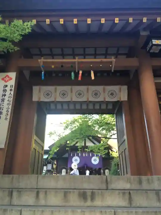 東京大神宮の山門・神門