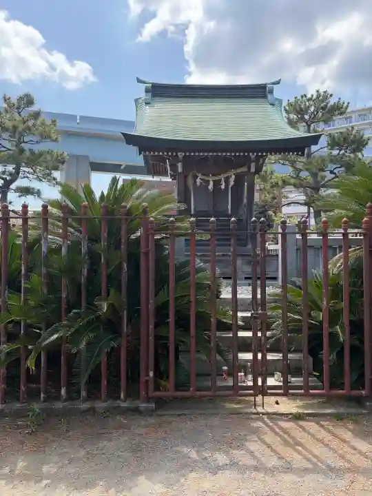 琵琶島神社の{uncategorized: "未分類", other: "その他", undefined: "問題あり", building: "その他建物", grave: "お墓", sacred_gate: "鳥居", guardian: "狛犬", statue: "像", buddha: "仏像", history: "歴史", nature: "自然", garden: "庭園", animal: "動物", pagoda: "塔", temizu: "手水舎", mountain_gate: "山門・神門", sanctuary: "本殿・本堂", subordinate: "末社・摂社", art: "芸術", scenery: "景色", jizo: "地蔵", ema: "絵馬", goshuin: "御朱印", omikuji: "おみくじ", items: "授与品その他", amulet: "お守り", goshuincho: "御朱印帳", eats: "食事", festival: "お祭り", votive_dance: "神楽", shichigosan: "七五三参", wedding: "結婚式", experience: "体験その他", initially: "初詣", around: "周辺", anti_infection: "感染症対策"}