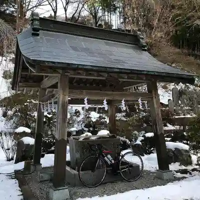 御嶽山神社の手水舎