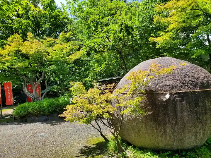 萬寿神社(柏屋本店願掛け萬寿石)(福島県)