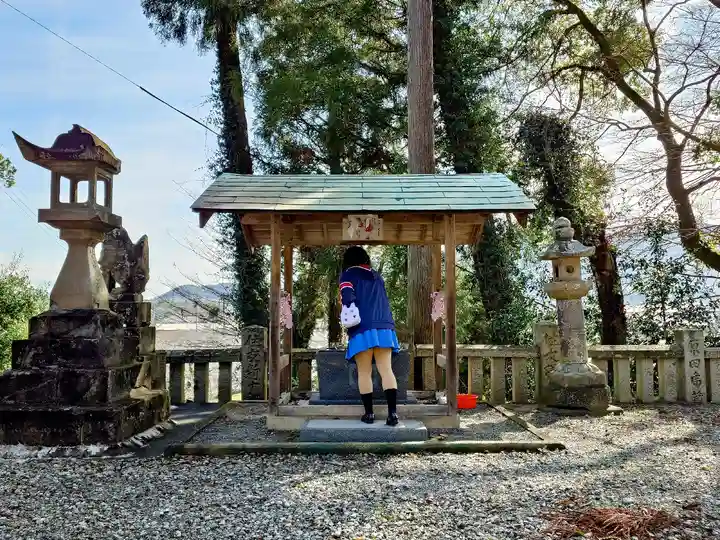 川田八幡神社の手水舎