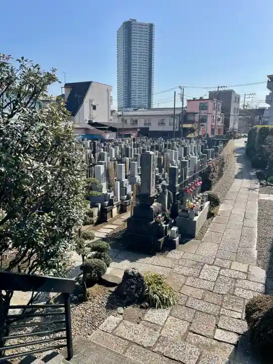 雪峰院の{uncategorized: "未分類", other: "その他", undefined: "問題あり", building: "その他建物", grave: "お墓", sacred_gate: "鳥居", guardian: "狛犬", statue: "像", buddha: "仏像", history: "歴史", nature: "自然", garden: "庭園", animal: "動物", pagoda: "塔", temizu: "手水舎", mountain_gate: "山門・神門", sanctuary: "本殿・本堂", subordinate: "末社・摂社", art: "芸術", scenery: "景色", jizo: "地蔵", ema: "絵馬", goshuin: "御朱印", omikuji: "おみくじ", items: "授与品その他", amulet: "お守り", goshuincho: "御朱印帳", eats: "食事", festival: "お祭り", votive_dance: "神楽", shichigosan: "七五三参", wedding: "結婚式", experience: "体験その他", initially: "初詣", around: "周辺", anti_infection: "感染症対策"}