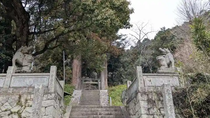 白山神社の狛犬