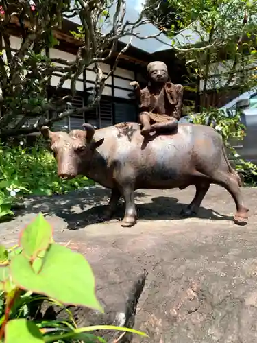 医王寺の像