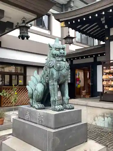 里之宮 湯殿山神社の狛犬