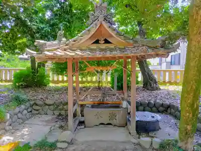 十二所神社（光明寺大条戸）の手水舎
