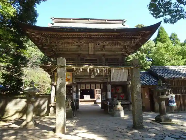 櫻井神社の山門・神門