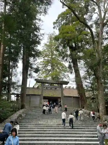 伊勢神宮内宮（皇大神宮）の{uncategorized: "未分類", other: "その他", undefined: "問題あり", building: "その他建物", grave: "お墓", sacred_gate: "鳥居", guardian: "狛犬", statue: "像", buddha: "仏像", history: "歴史", nature: "自然", garden: "庭園", animal: "動物", pagoda: "塔", temizu: "手水舎", mountain_gate: "山門・神門", sanctuary: "本殿・本堂", subordinate: "末社・摂社", art: "芸術", scenery: "景色", jizo: "地蔵", ema: "絵馬", goshuin: "御朱印", omikuji: "おみくじ", items: "授与品その他", amulet: "お守り", goshuincho: "御朱印帳", eats: "食事", festival: "お祭り", votive_dance: "神楽", shichigosan: "七五三参", wedding: "結婚式", experience: "体験その他", initially: "初詣", around: "周辺", anti_infection: "感染症対策"}