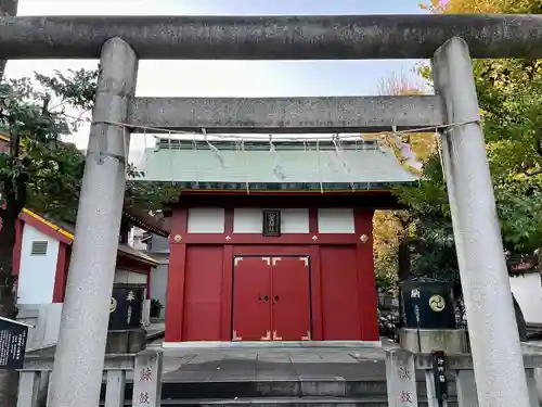 大伝馬町八雲神社の鳥居