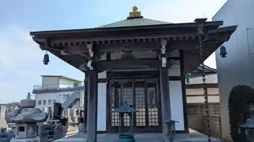 自性院の末社・摂社