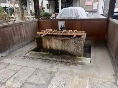 名古屋東照宮の{uncategorized: "未分類", other: "その他", undefined: "問題あり", building: "その他建物", grave: "お墓", sacred_gate: "鳥居", guardian: "狛犬", statue: "像", buddha: "仏像", history: "歴史", nature: "自然", garden: "庭園", animal: "動物", pagoda: "塔", temizu: "手水舎", mountain_gate: "山門・神門", sanctuary: "本殿・本堂", subordinate: "末社・摂社", art: "芸術", scenery: "景色", jizo: "地蔵", ema: "絵馬", goshuin: "御朱印", omikuji: "おみくじ", items: "授与品その他", amulet: "お守り", goshuincho: "御朱印帳", eats: "食事", festival: "お祭り", votive_dance: "神楽", shichigosan: "七五三参", wedding: "結婚式", experience: "体験その他", initially: "初詣", around: "周辺", anti_infection: "感染症対策"}