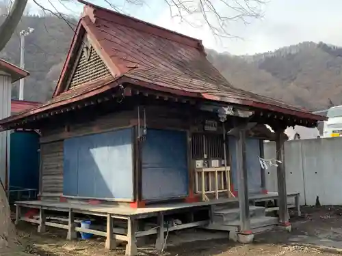 馬暦神社の本殿