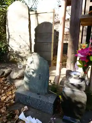 大行院神明殿の{uncategorized: "未分類", other: "その他", undefined: "問題あり", building: "その他建物", grave: "お墓", sacred_gate: "鳥居", guardian: "狛犬", statue: "像", buddha: "仏像", history: "歴史", nature: "自然", garden: "庭園", animal: "動物", pagoda: "塔", temizu: "手水舎", mountain_gate: "山門・神門", sanctuary: "本殿・本堂", subordinate: "末社・摂社", art: "芸術", scenery: "景色", jizo: "地蔵", ema: "絵馬", goshuin: "御朱印", omikuji: "おみくじ", items: "授与品その他", amulet: "お守り", goshuincho: "御朱印帳", eats: "食事", festival: "お祭り", votive_dance: "神楽", shichigosan: "七五三参", wedding: "結婚式", experience: "体験その他", initially: "初詣", around: "周辺", anti_infection: "感染症対策"}