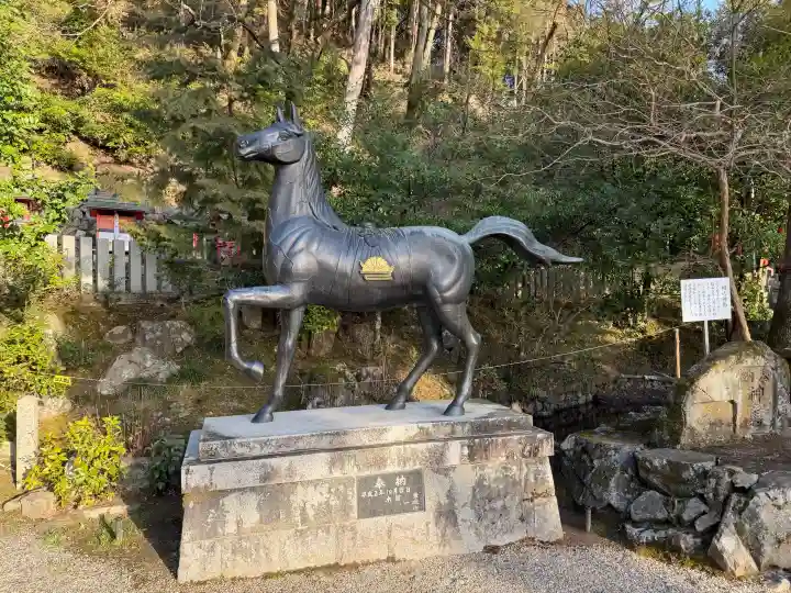 玉津岡神社の{uncategorized: "未分類", other: "その他", undefined: "問題あり", building: "その他建物", grave: "お墓", sacred_gate: "鳥居", guardian: "狛犬", statue: "像", buddha: "仏像", history: "歴史", nature: "自然", garden: "庭園", animal: "動物", pagoda: "塔", temizu: "手水舎", mountain_gate: "山門・神門", sanctuary: "本殿・本堂", subordinate: "末社・摂社", art: "芸術", scenery: "景色", jizo: "地蔵", ema: "絵馬", goshuin: "御朱印", omikuji: "おみくじ", items: "授与品その他", amulet: "お守り", goshuincho: "御朱印帳", eats: "食事", festival: "お祭り", votive_dance: "神楽", shichigosan: "七五三参", wedding: "結婚式", experience: "体験その他", initially: "初詣", around: "周辺", anti_infection: "感染症対策"}