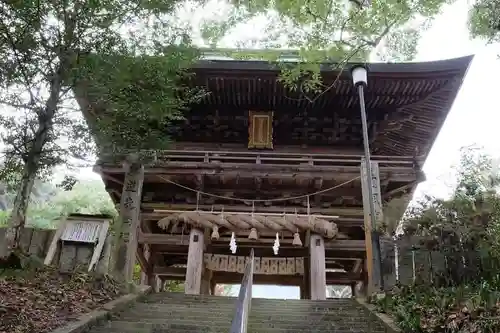 御調八幡宮の山門