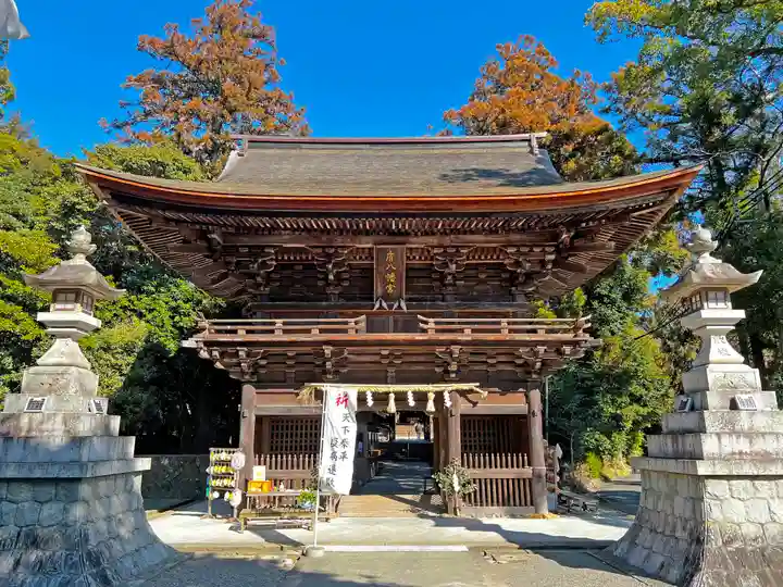 府八幡宮の山門・神門