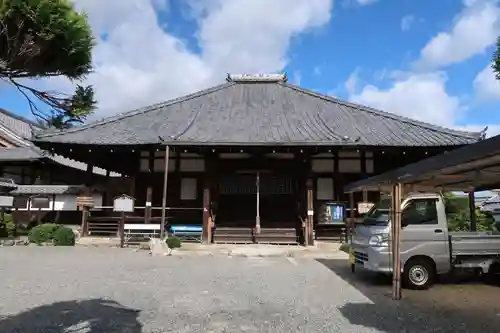 盛安寺の本殿