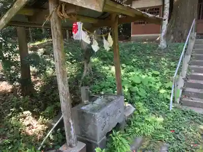 下立松原神社の手水舎