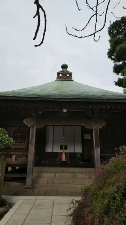 極楽寺(霊鷲山感應院極楽律寺)の本殿・本堂