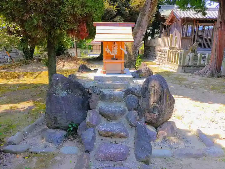 八幡社(須ヶ谷)の末社・摂社