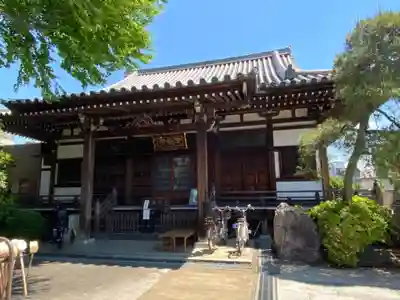 自性院の本殿・本堂